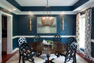 Featured image for Mix Things Up With a Round Dining Table!