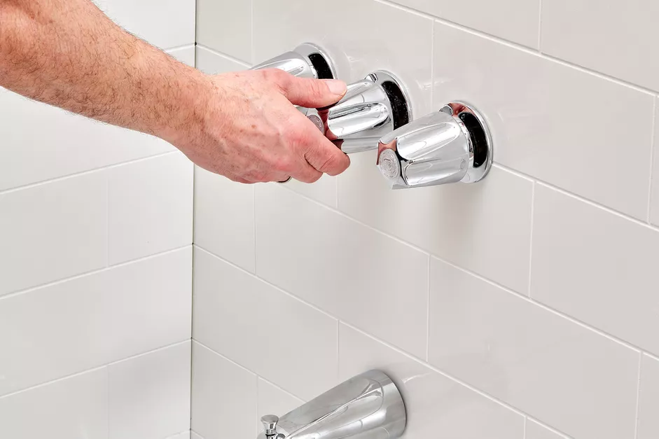 Featured image for How to Replace a Bathtub Faucet