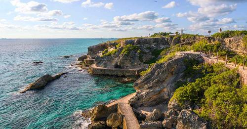 Featured image for Cancun or Cabo: Which Mexico Destination Is Better for You?