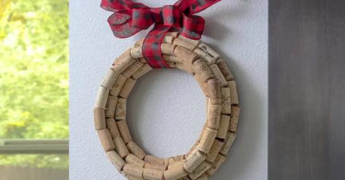 Featured image for DIY Wine Cork Wreath for Easy Decor